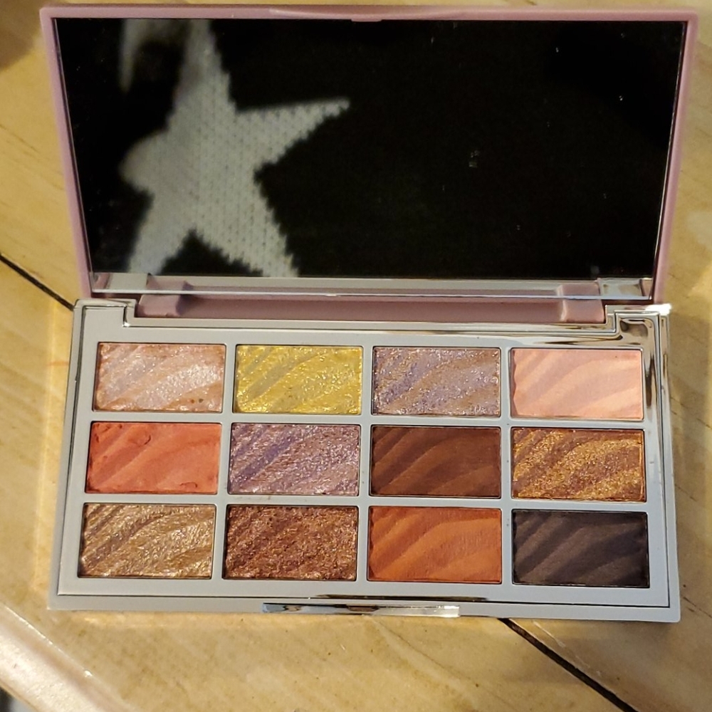 Eyeshadow pallet